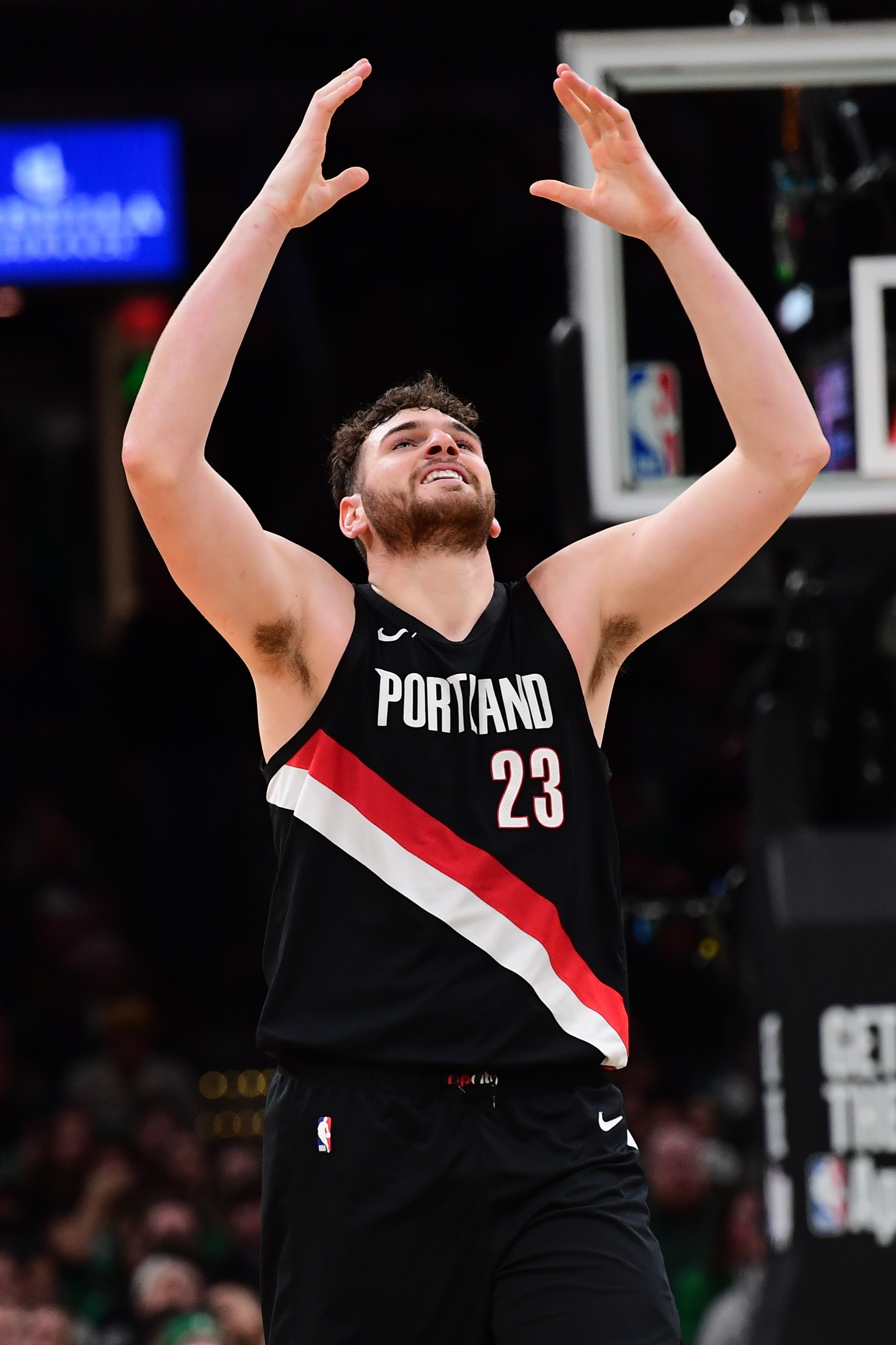 2026世界杯官方软件下载-人生第一次！克林根肘击被吹二级恶意犯规 生涯首次被驱逐