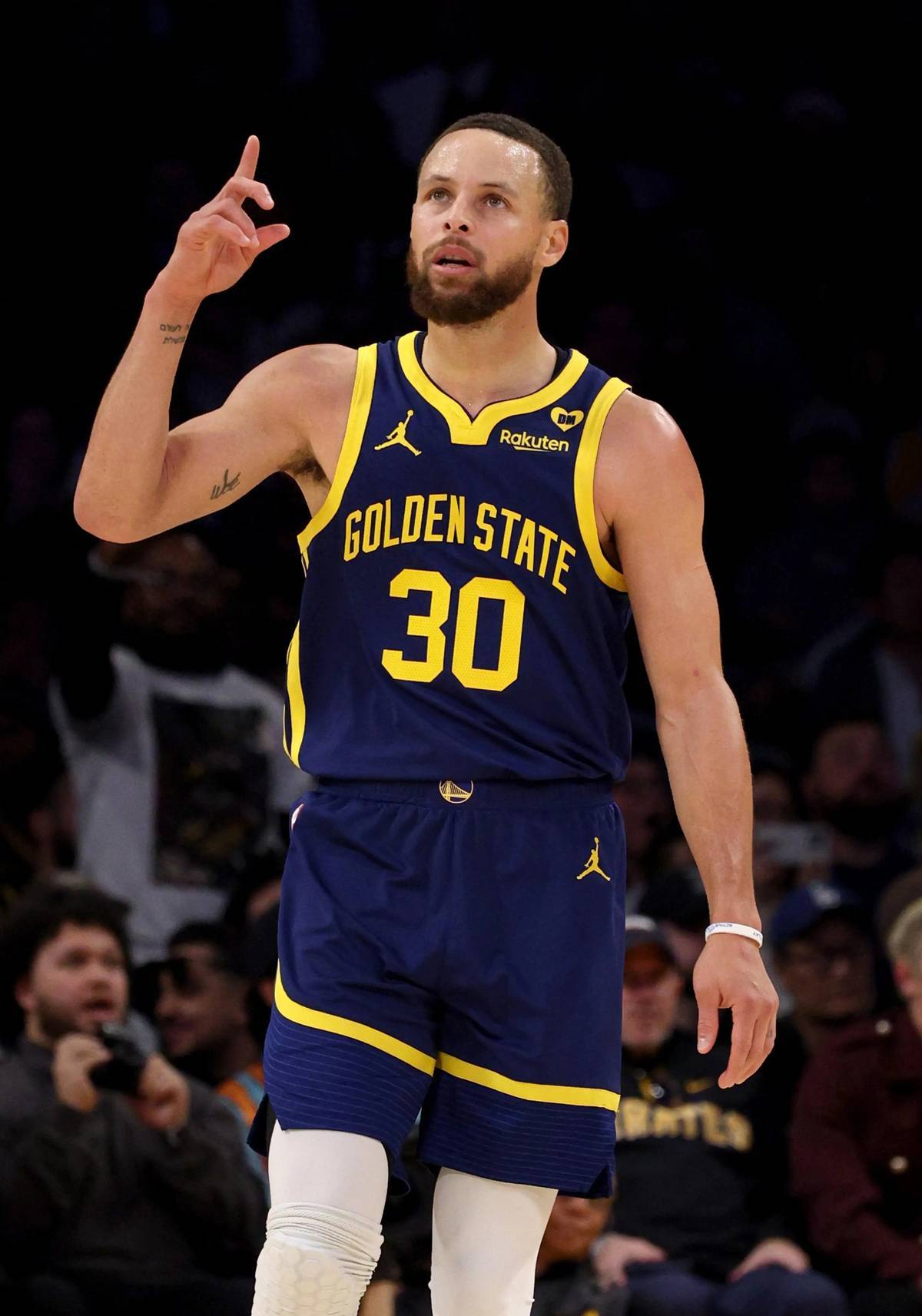 伤病不断!库里17个赛季仅得26493分,他的职业生涯还能拿3万分吗